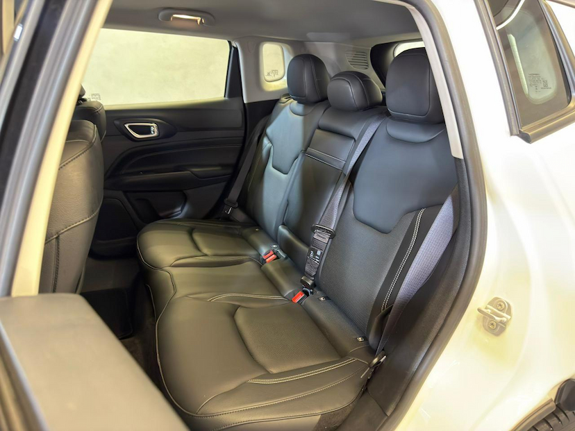 Foto do veículo JEEP COMPASS  LONG TF 2024 21.890 KM 139.900,00