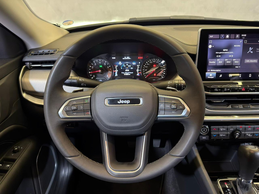 Foto do veículo JEEP COMPASS  LONG TF 2024 21.890 KM 139.900,00