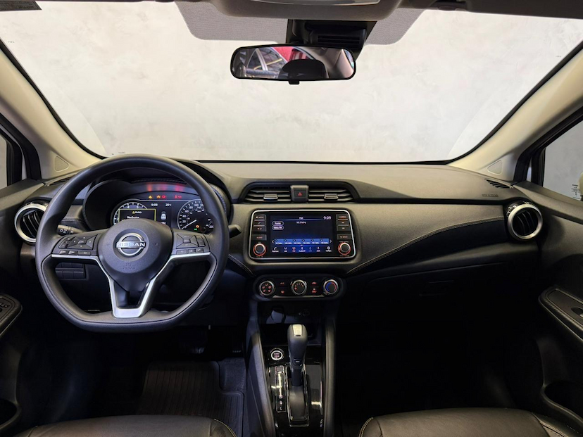Foto do veículo NISSAN VERSA  ADVNC CVT 2024 16.080 KM 102.900,00