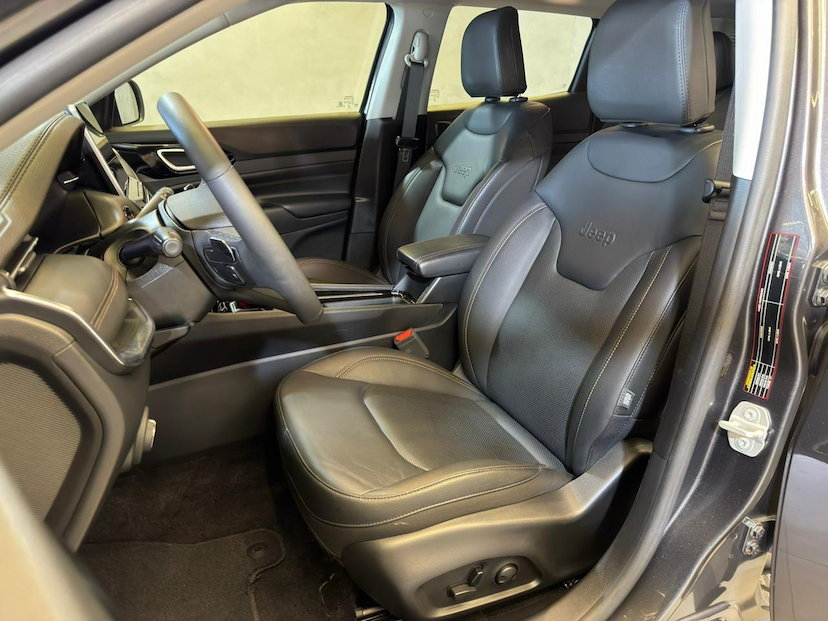 Foto do veículo JEEP COMPASS  LIMITED T270 1.3 TB 4X2 FLEX AUT 2025 14.720 KM 179.900,00