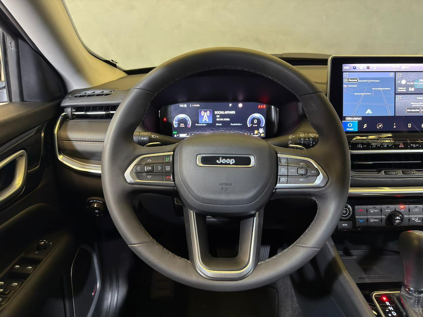 Foto do veículo JEEP COMPASS  LIMITED T270 1.3 TB 4X2 FLEX AUT 2025 14.720 KM 179.900,00