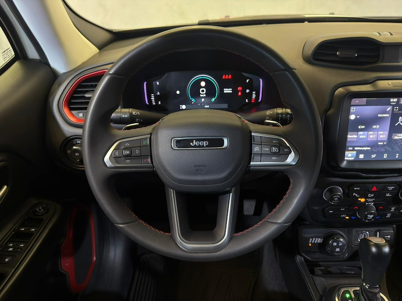 Foto do veículo JEEP RENEGADE  TH T2704X4 2023 40.341 KM 122.900,00