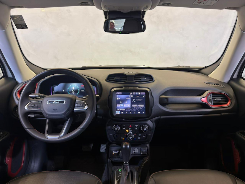 Foto do veículo JEEP RENEGADE  TH T2704X4 2023 40.341 KM 122.900,00