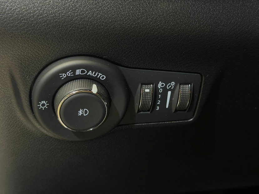 Foto do veículo JEEP COMPASS  SERIE S TF 2024 24.832 KM 160.900,00