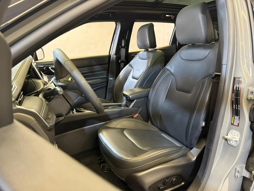 Foto do veículo JEEP COMPASS  SERIE S TF 2024 38.042 KM 169.900,00