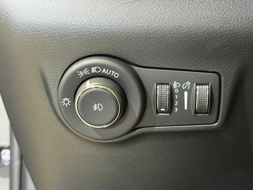 Foto do veículo JEEP COMPASS  SERIE S TF 2024 38.042 KM 169.900,00