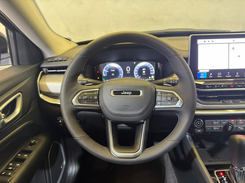 Foto do veículo JEEP COMPASS  LONG. NIG. EAGLE 1.3 4X2 FLEX AUT. 2025 17.375 KM 152.900,00