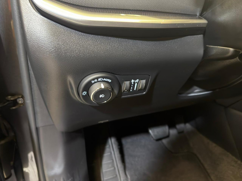 Foto do veículo JEEP COMPASS  LONG. NIG. EAGLE 1.3 4X2 FLEX AUT. 2025 17.375 KM 152.900,00