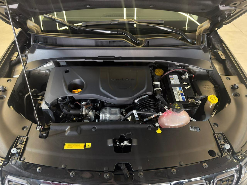 Foto do veículo JEEP COMPASS  LONG. NIG. EAGLE 1.3 4X2 FLEX AUT. 2025 17.375 KM 152.900,00
