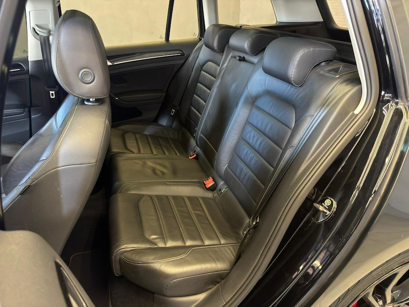 Foto do veículo VOLKSWAGEN GOLF  VARIANT HIGHLINE 1.4 TSI AUT 2016 101.179 KM 89.900,00