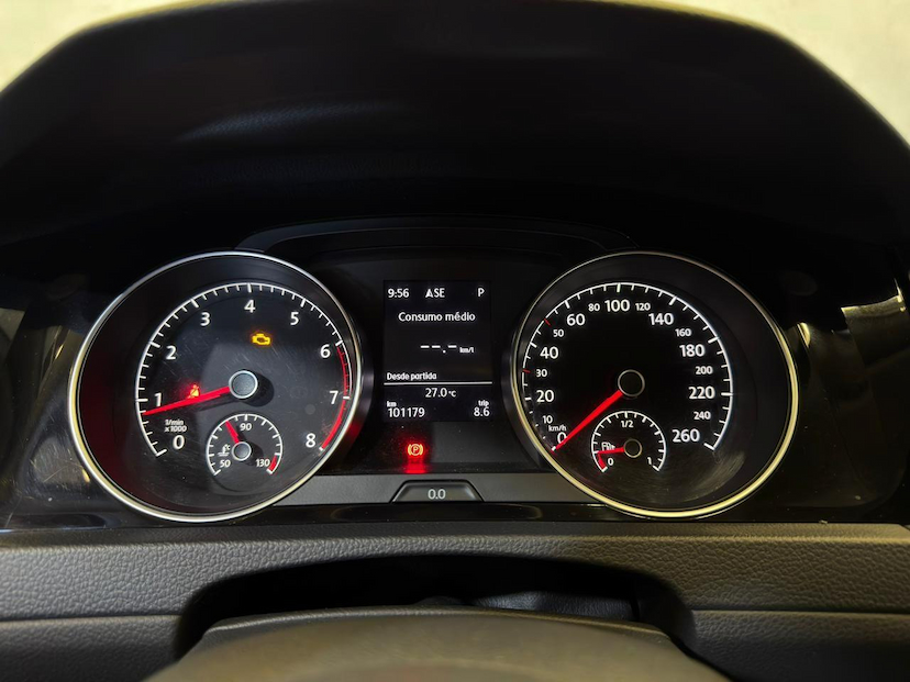 Foto do veículo VOLKSWAGEN GOLF  VARIANT HIGHLINE 1.4 TSI AUT 2016 101.179 KM 89.900,00