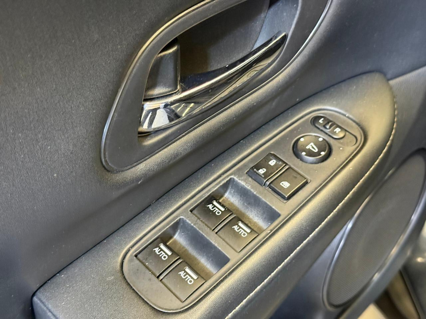 Foto do veículo HONDA HR-V HR-V EX CVT 2019 99.359 KM 102.900,00