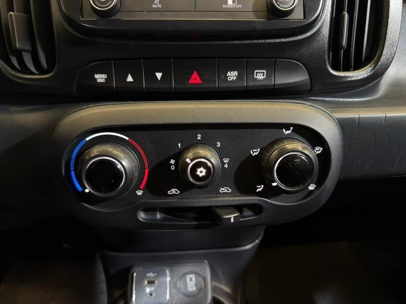 Foto do veículo FIAT MOBI  TREKKING 1.0MT 2025 3.566 KM 70.900,00