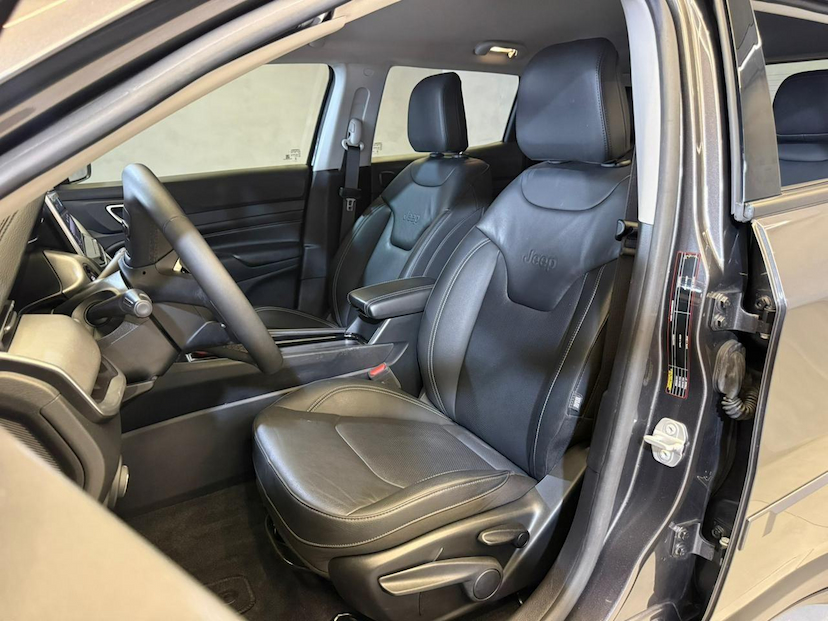 Foto do veículo JEEP COMPASS  LONG T 2025 12.131 KM 162.900,00