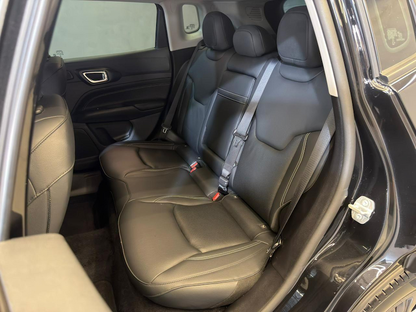 Foto do veículo JEEP COMPASS  LONG. NIG. EAGLE 1.3 4X2 FLEX AUT. 2025 10.136 KM 162.900,00
