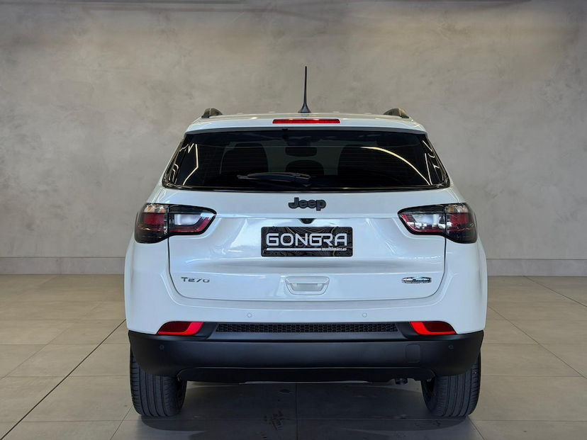 Foto do veículo JEEP COMPASS  LONG TF 2024 25.180 KM 142.900,00