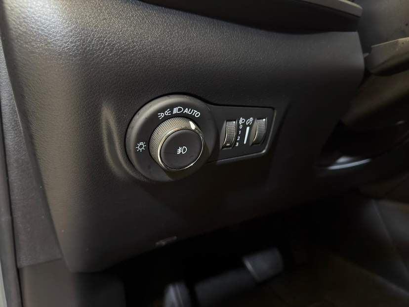 Foto do veículo JEEP COMPASS  LONG T 2025 8.687 KM 155.900,00
