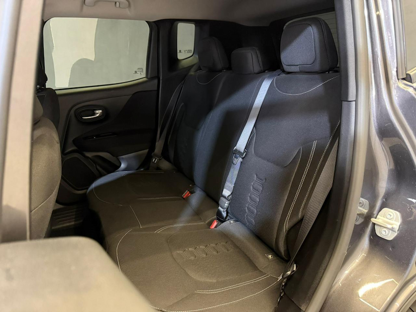 Foto do veículo JEEP RENEGADE  1.3 TURBO 2024 34.721 KM 102.900,00