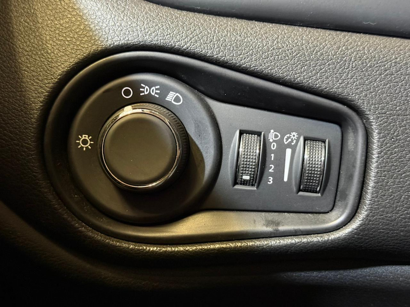 Foto do veículo JEEP RENEGADE  1.3 TURBO 2024 34.721 KM 102.900,00