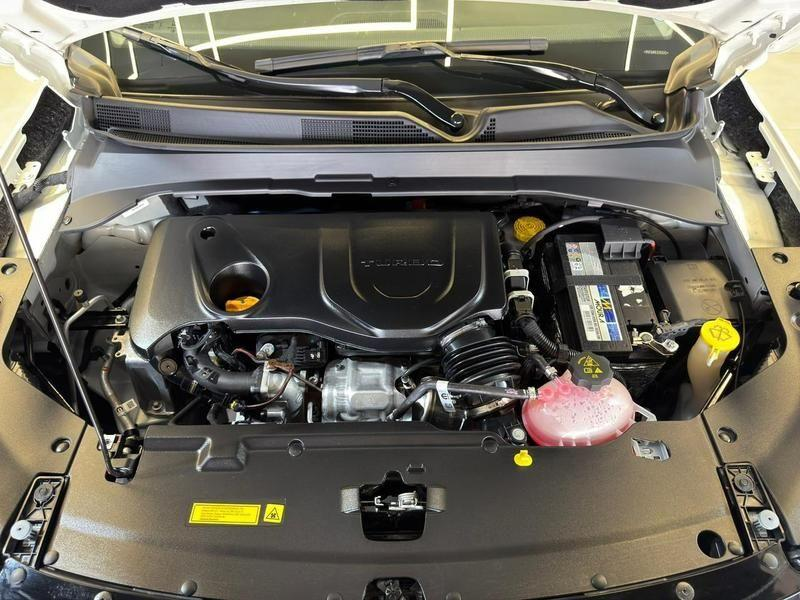 Foto do veículo JEEP COMPASS  LONG TF 2024 24.511 KM 139.900,00