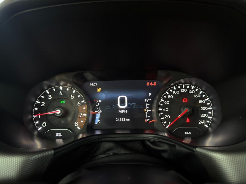 Foto do veículo JEEP COMPASS  LONG TF 2024 24.511 KM 139.900,00