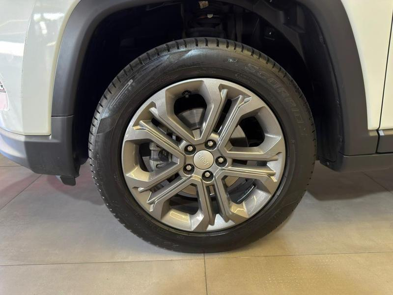 Foto do veículo JEEP COMPASS  LONG TF 2024 24.511 KM 139.900,00