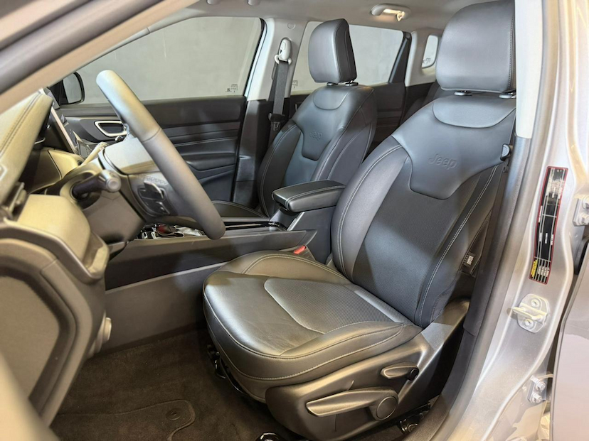 Foto do veículo JEEP COMPASS  LONG T 2025 10.127 KM 154.900,00