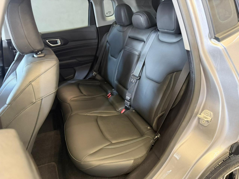 Foto do veículo JEEP COMPASS  LONG T 2025 10.127 KM 154.900,00