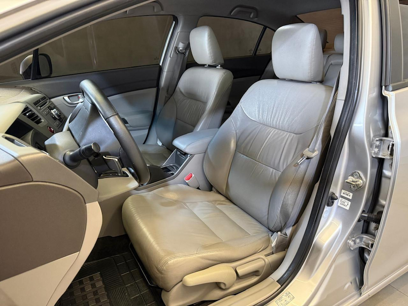 Foto do veículo HONDA CIVIC  LXR 2014 125.000 KM 79.900,00