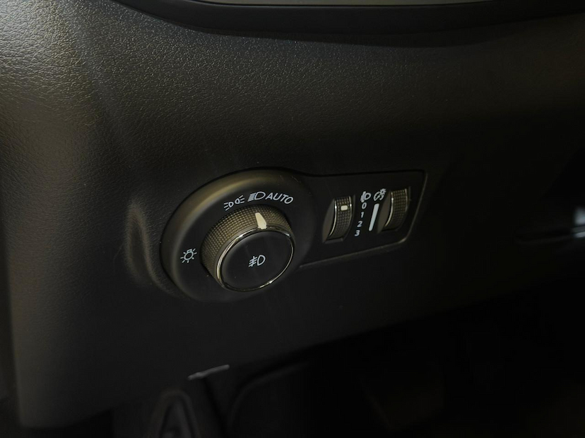 Foto do veículo JEEP COMPASS  LONG. T270 1.3 TB 4X2 FLEX AUT. 2023 38.037 KM 126.900,00