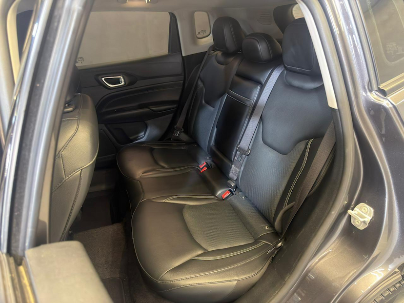 Foto do veículo JEEP COMPASS  LONG. T270 1.3 TB 4X2 FLEX AUT. 2023 38.037 KM 126.900,00
