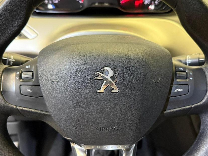 Foto do veículo PEUGEOT 2008  ALLURE PK 2022 63.510 KM 70.900,00