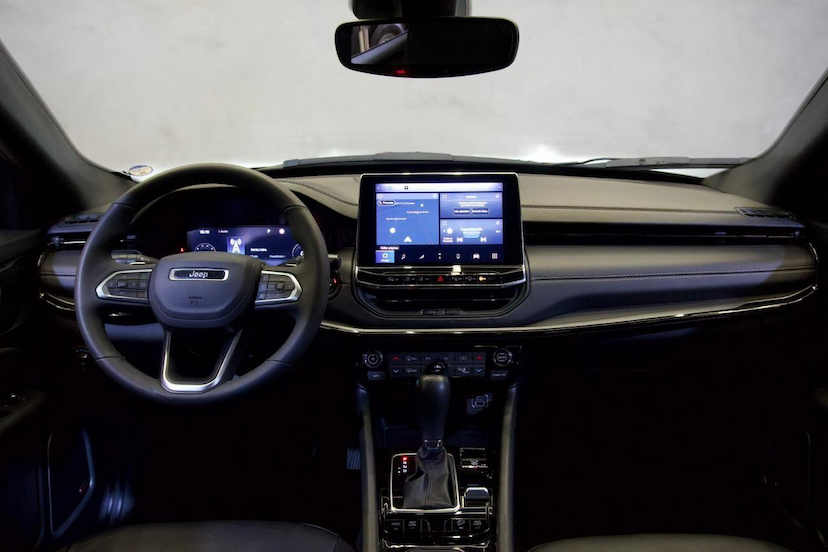 Foto do veículo JEEP COMPASS  BLACKHAWK 2025 6.952 KM 194.900,00