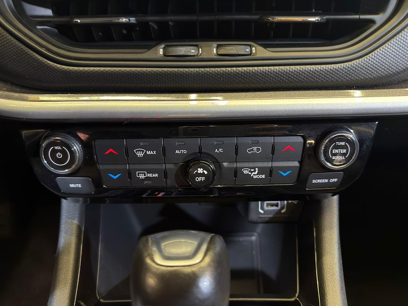 Foto do veículo JEEP COMPASS  SPORT TF 2022 85.887 KM 106.900,00