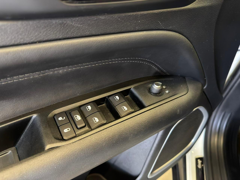 Foto do veículo JEEP COMPASS  SPORT TF 2022 85.887 KM 106.900,00