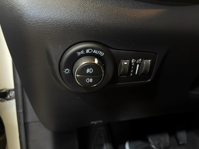 Foto do veículo JEEP COMPASS  SPORT TF 2022 85.887 KM 106.900,00