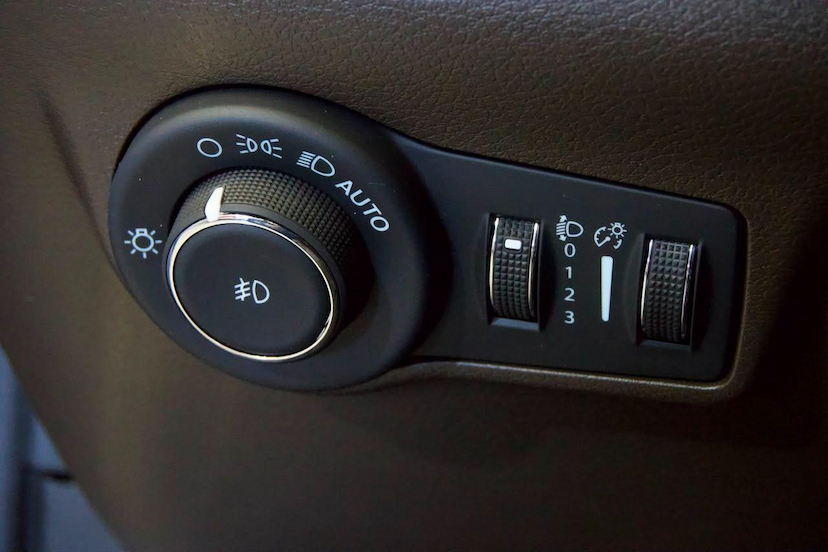 Foto do veículo JEEP COMMANDER  OVERLAND TD380 4X4 TURBO DIESEL 2025 8.054 KM 208.900,00