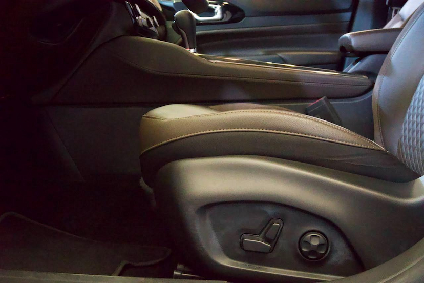 Foto do veículo JEEP COMMANDER  OVERLAND TD380 4X4 TURBO DIESEL 2025 8.054 KM 208.900,00