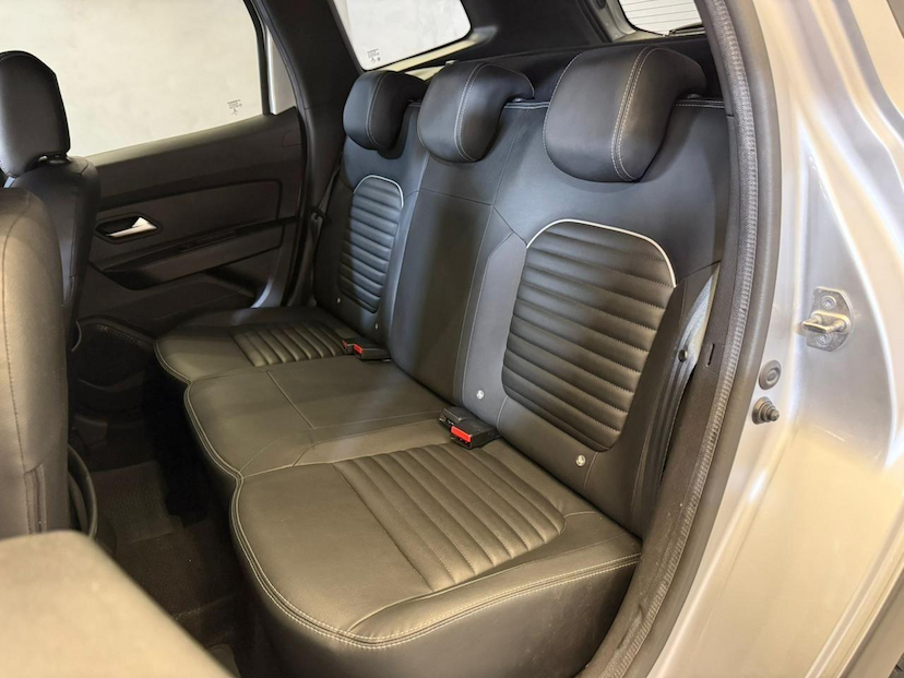 Foto do veículo RENAULT DUSTER  ICO16 CVT 2021 48.538 KM 92.900,00