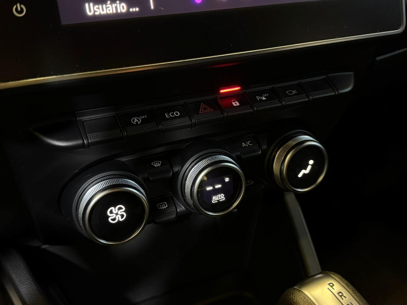 Foto do veículo RENAULT DUSTER  ICO16 CVT 2021 48.538 KM 92.900,00