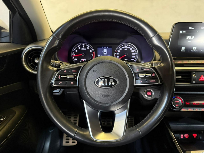 Foto do veículo KIA CERATO  FF SX2.0 AT 2020 85.588 KM 88.900,00