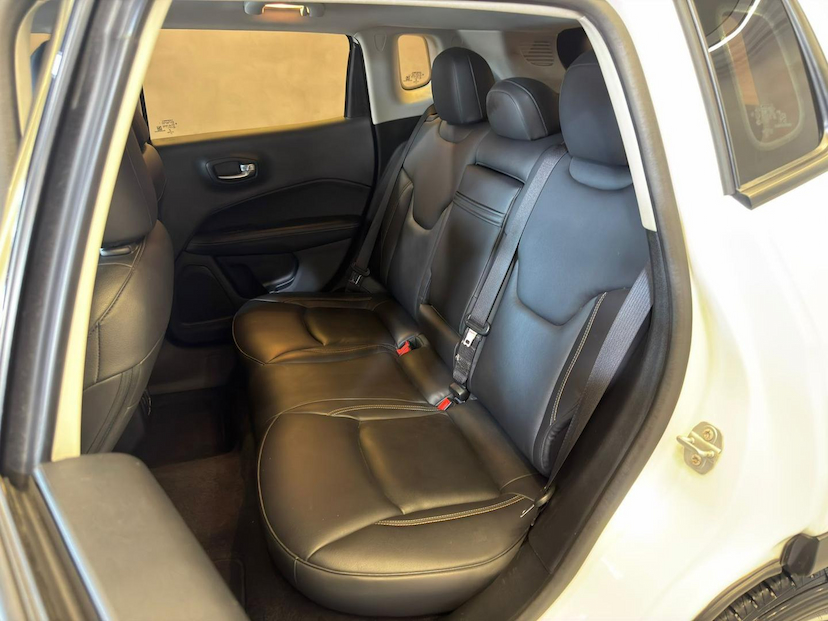 Foto do veículo JEEP COMPASS  SPORT F 2021 59.400 KM 99.900,00