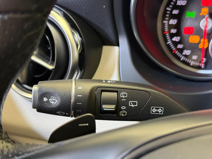 Foto do veículo MERCEDES-BENZ GLA 200 GLA200FF 2020 58.271 KM 129.900,00