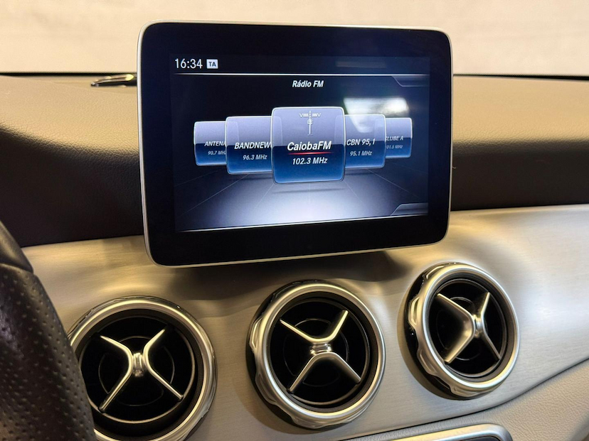 Foto do veículo MERCEDES-BENZ GLA 200 GLA200FF 2020 58.271 KM 129.900,00