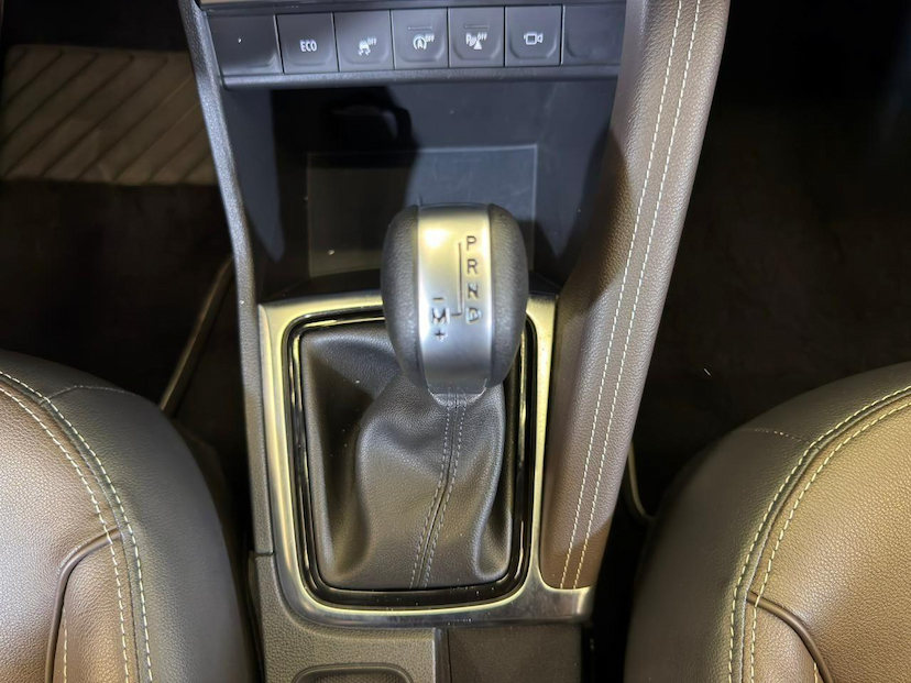 Foto do veículo RENAULT CAPTUR  ICONIC 1.3 TB 16V FLEX 5P AUT 2024 21.590 KM 116.900,00