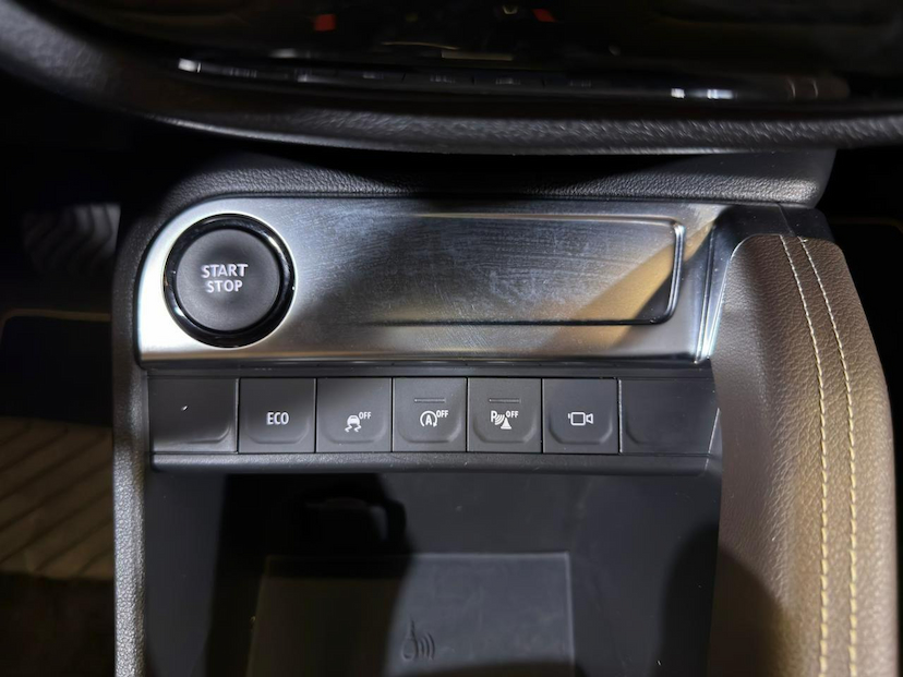 Foto do veículo RENAULT CAPTUR  ICONIC 1.3 TB 16V FLEX 5P AUT 2024 21.590 KM 116.900,00