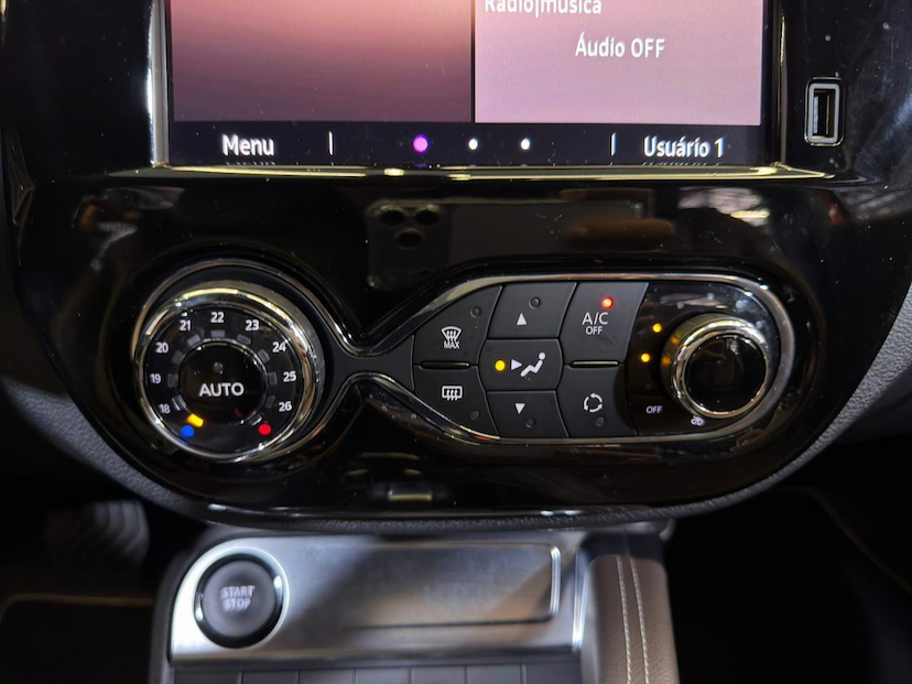 Foto do veículo RENAULT CAPTUR  ICONIC 1.3 TB 16V FLEX 5P AUT 2024 21.590 KM 116.900,00