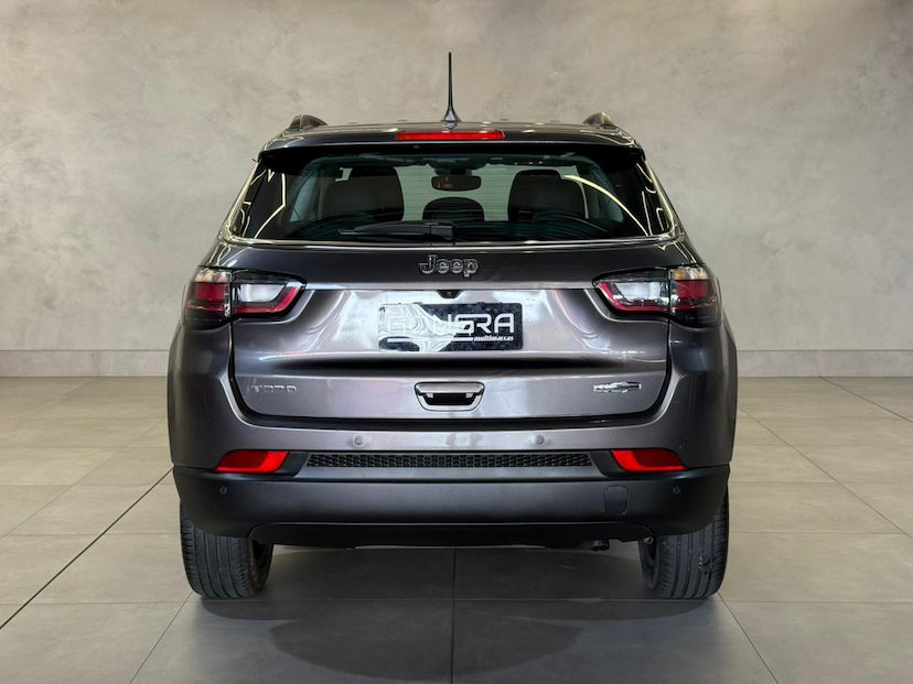 Foto do veículo JEEP COMPASS  LONG TF 2024 22.847 KM 141.900,00