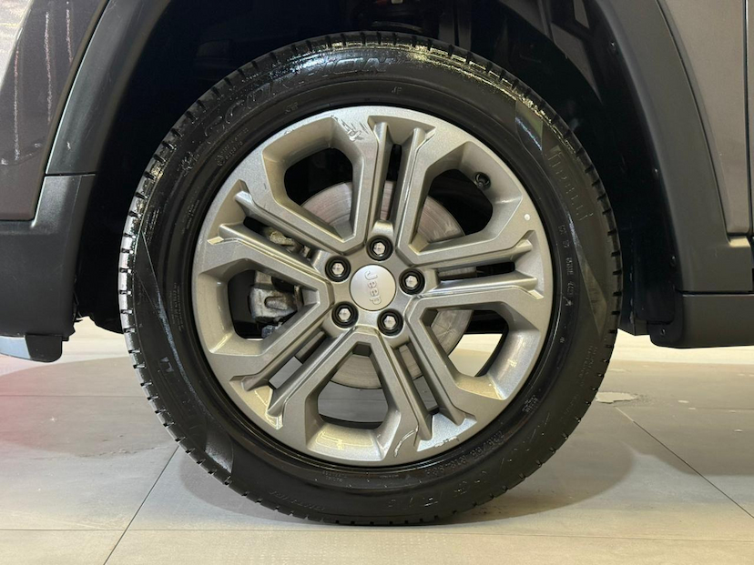 Foto do veículo JEEP COMPASS  LONG TF 2024 22.847 KM 141.900,00