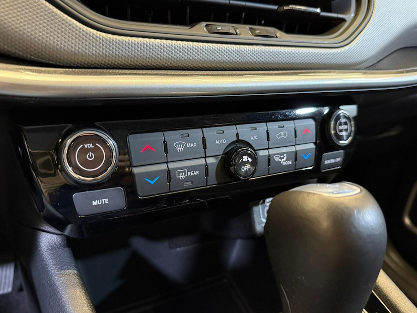 Foto do veículo JEEP COMPASS  LONG TF 2024 22.847 KM 141.900,00